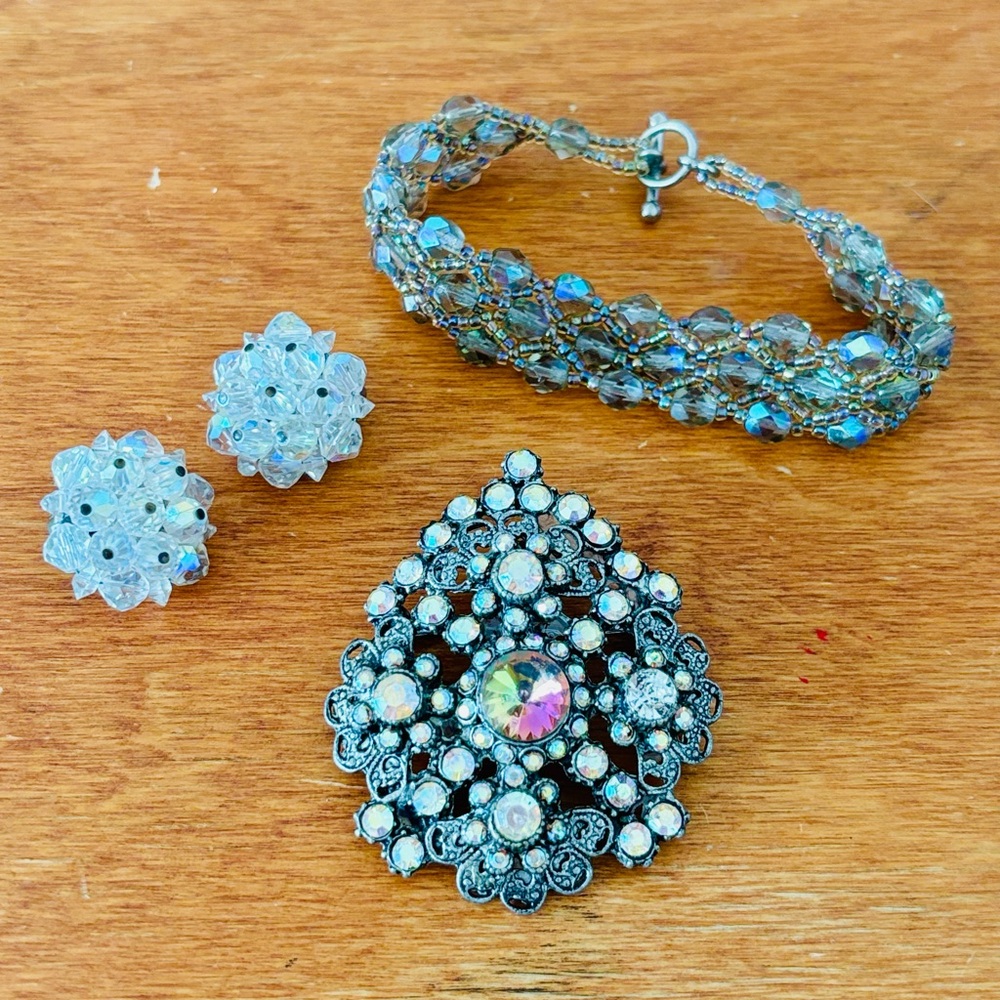 Laguna, Silver and Iridescent 1940’s Vintage Brooch, aurora borealis bracelet